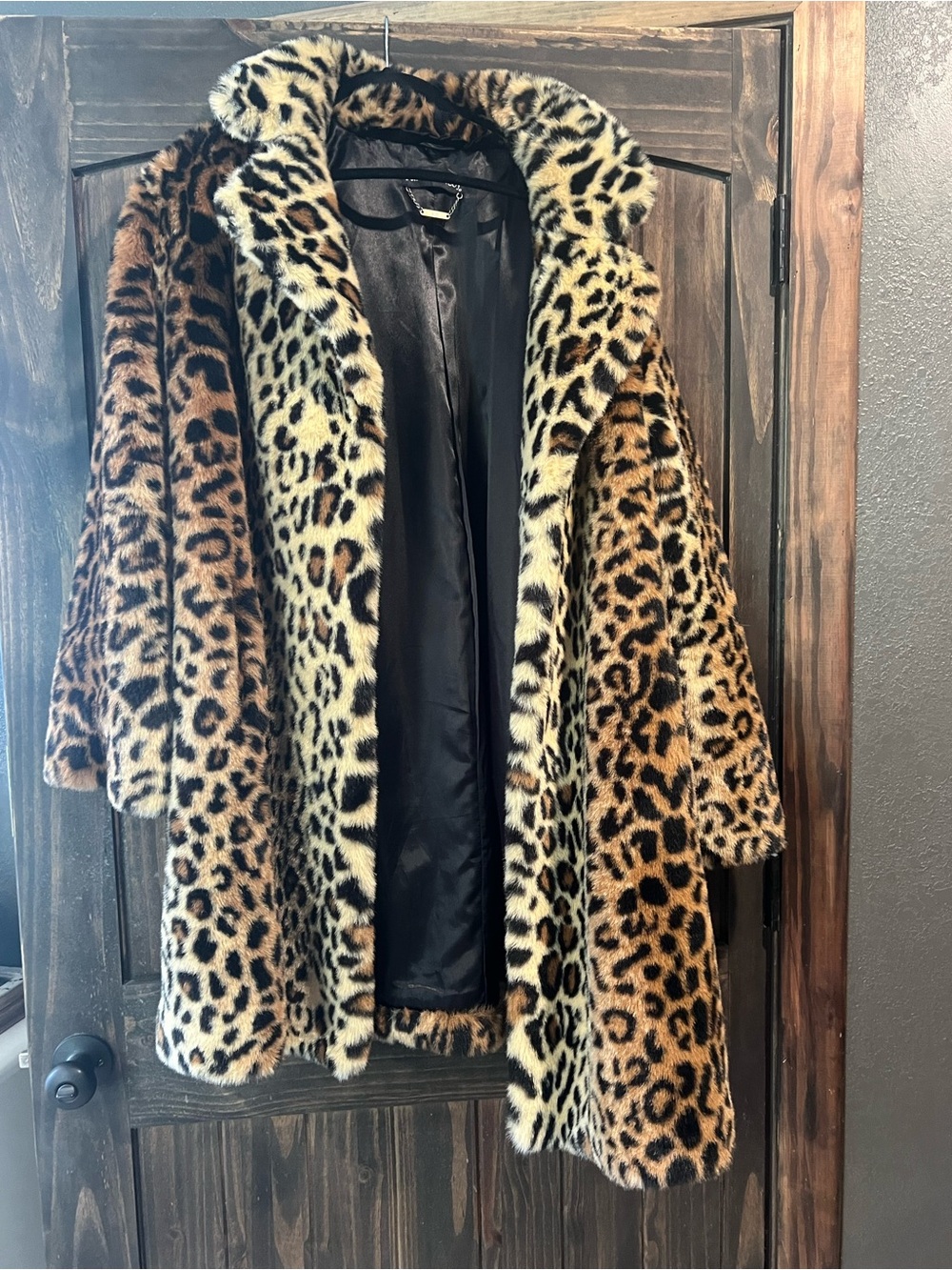 Pamela McCoy Leopard Print Faux Fur Coat in Brown and Black